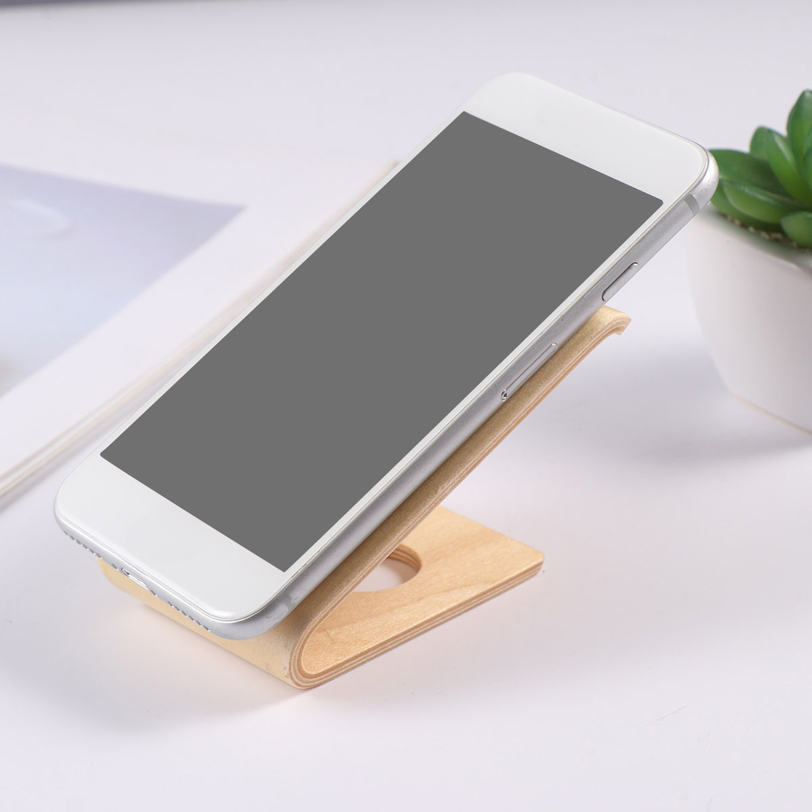 Houten telefoonhouder van bass - Watch S recensie en prijs